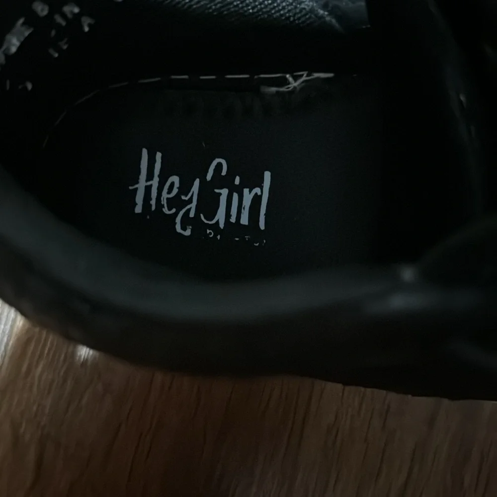 Sneakers - Picture 3 of 3